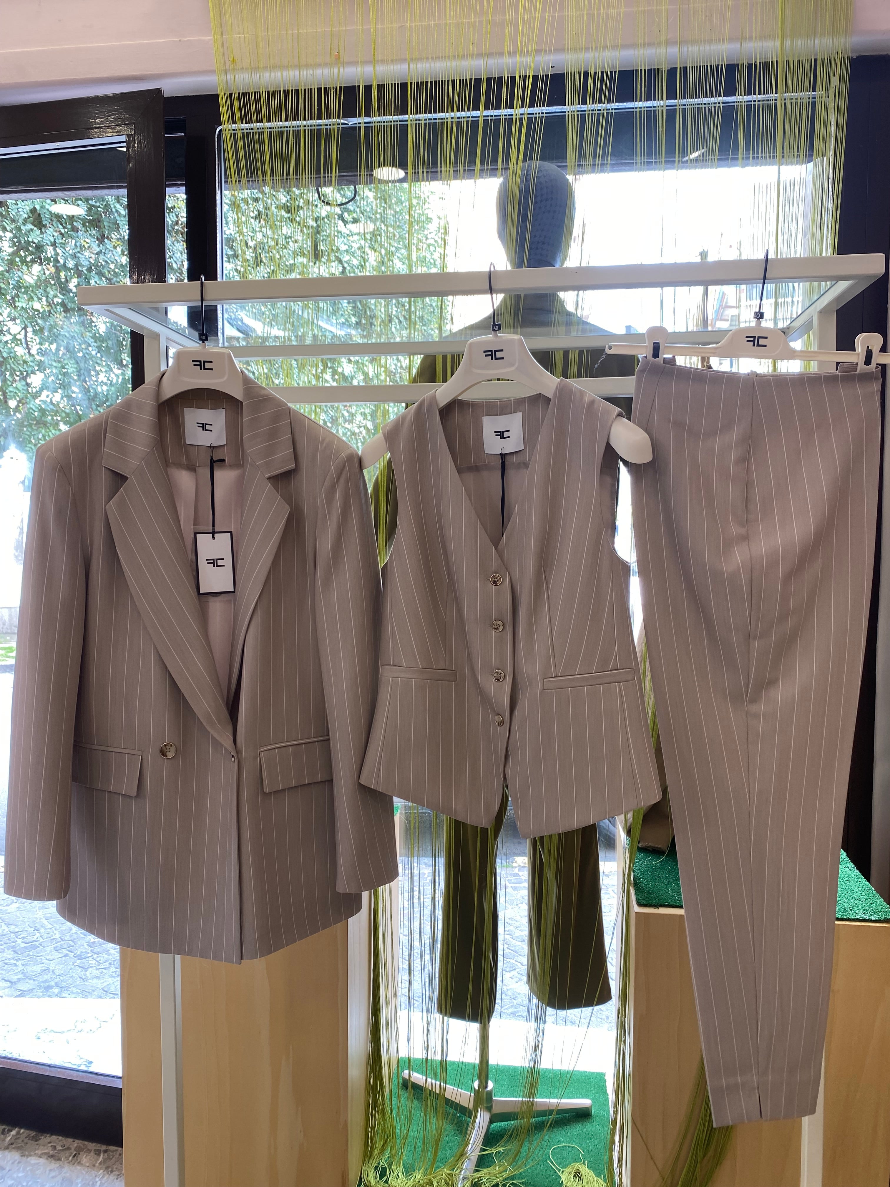 Tailleur Kate Tre Pezzi/ Pantalone Sigaretta