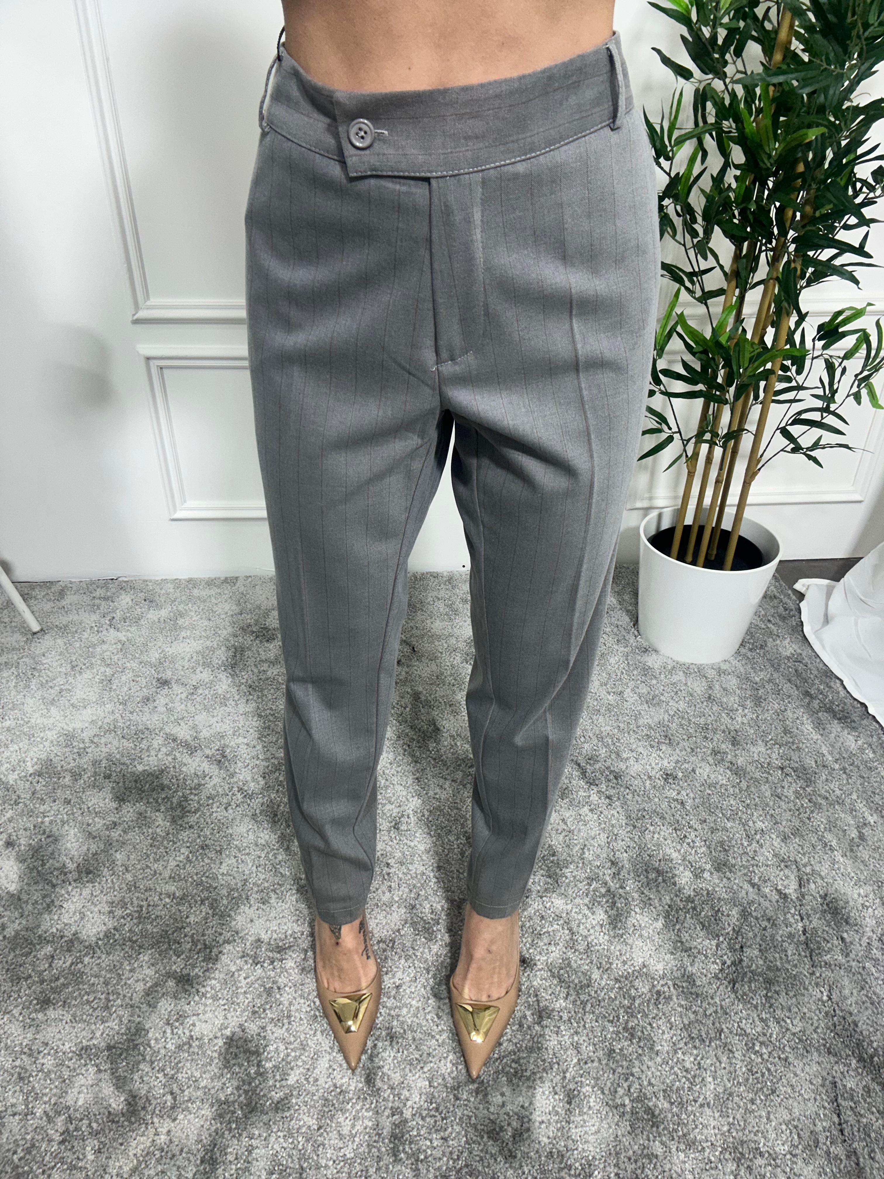 Pantalone gessato Capri di Erica Bellucci